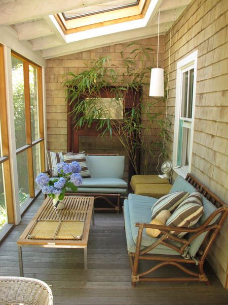 My porch is long and narrow like this one....maybe just a small wicker loveseat and chair Long Enclosed Porch, Rear Porch Ideas, Narrow Verandah Ideas, Long Narrow Sunroom Ideas, Sunroom Entryway Ideas, Cute Porch Ideas, Long Narrow Front Porch Ideas, Long Front Porch Ideas, Narrow Porch