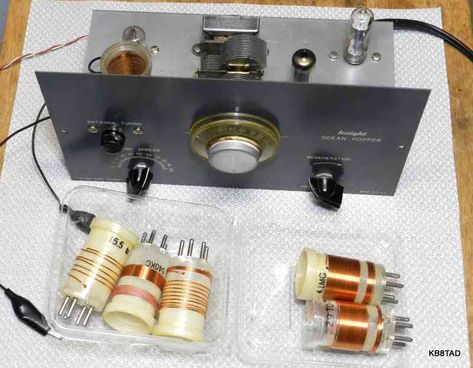 Knight Ocean Hopper regenerative receiver Shortwave Receiver, Ham Radio Equipment, Radio Kit, Radio Design, Retro Radios, Hobby Electronics, Shortwave Radio, Electronic Circuit Projects, Electronic Circuit