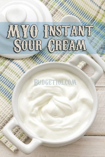 Baking Substitutions, Creme Fraiche Recipes, Sour Cream Substitute, Make Sour Cream, Cultured Buttermilk, Homemade Sour Cream, Bigger Bolder Baking, Nourishing Traditions, Sour Cream Recipes