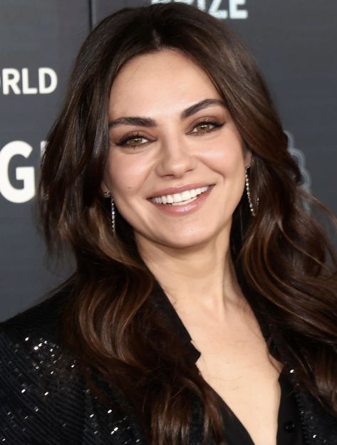 Mila Kunis Seasonal Color, Mila Kunis Makeup, Mila Kunis Hair, Mila Kunis, Natalie Portman, Hair Ideas, Hair Color, Hair Cuts, Make Up