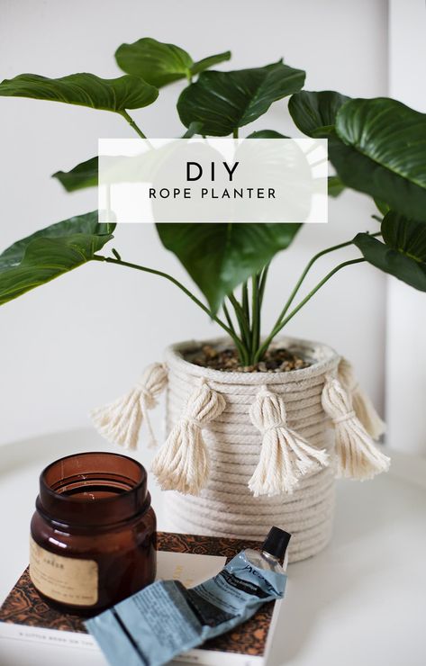 Diy Plant Pot Decoration, Diy Boho Pots, Boho Plant Pots Diy, Planter Diy Ideas, Pot Makeover, Diy Boho Planters, Diy Small Pots For Plants, Diy Small Plant Pots, Homemade Plant Pots Diy