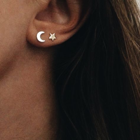 Pinterest: Javi Kassens ↠ Second Ear Piercing, Double Ear Piercings, Horn Pendant Necklace, Silver Circle Earrings, Cute Ear Piercings, Gold Bar Earrings, Star Moon, Soft Grunge, Bar Earrings