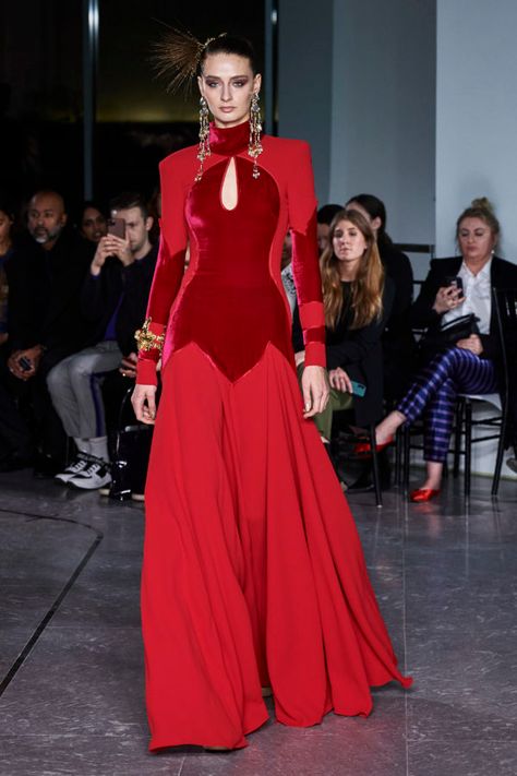 Velvet Couture Gown, Casual Glam Outfit, Naeem Khan, Abaya Fashion, Gorgeous Gowns, Beautiful Gowns, Fancy Dresses, Elegant Fashion, New York Fashion Week