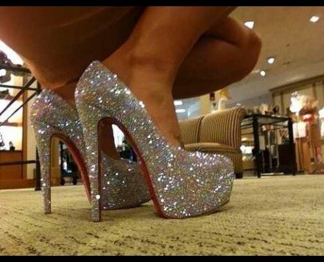 Let it sparkle Prom Heels, Prom Shoes, Silver Shoes, All That Glitters, Crazy Shoes, Shoe Obsession, Fashion Mode, Bridal Shoes, Cute Shoes