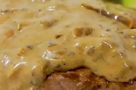 Texas Roadhouse Peppercorn Sauce Recipe Texas Roadhouse Peppercorn Gravy, Copycat Texas Roadhouse Peppercorn Sauce, Texas Roadhouse Gold Sauce, Texas Roadhouse Peppercorn Sauce, Peppercorn Sauce For Steak, Peppercorn Sauce Recipe, Peppercorn Steak, Peppercorn Sauce, Buttermilk Ranch