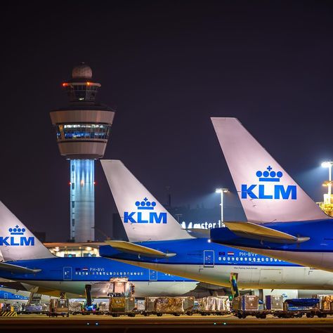 Dutch Aesthetic, Aviation Aesthetic, Klm Airlines, Klm Royal Dutch Airlines, Night Flight, Airline Flights, Commercial Aircraft, Aircraft Pictures, Door Panel