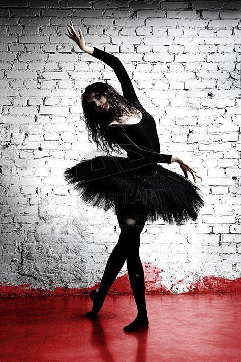 Ballerina Creepy Ballet Aesthetic, Dark Ballet Aesthetic, Dark Balletcore, Punk Ballet, Ballet Books, Ballerina Poses, Ballet Doll, Dark Circus, Horror Tale