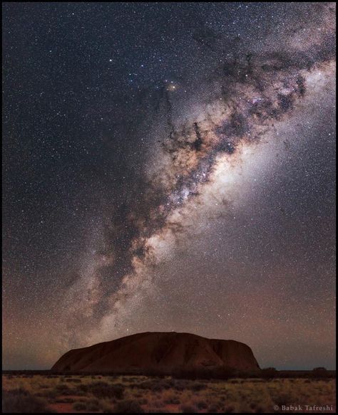 #milkyway (taken from Ayers Rock, Australia) Ayers Rock Australia, Photo Ciel, Astronomy Pictures, Ayers Rock, Milky Way Galaxy, Rise Above, The Night Sky, Starry Sky, Milky Way