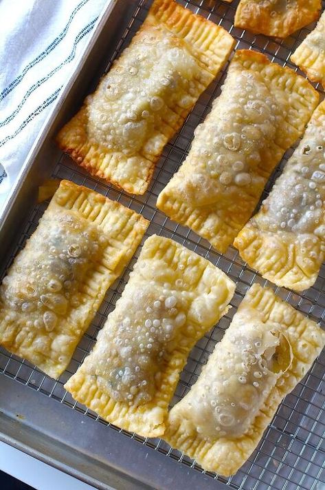 Brazilian Pastel Recipe, Brazilian Pastel, Fried Ground Beef, Pastel Recipe, 4th Of July Food Ideas, July Food Ideas, Recipe With Beef, 4th Of July Food, Pasta Roller