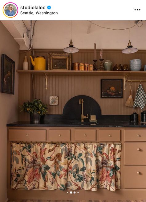 Laundry Room Maximalist, 60s Laundry Room, 1970s Laundry Room, Devol Scullery Yellow, Yellow Wallpaper Laundry Room, Studio Kitchenette, Boot Room Utility, Unfitted Kitchen, New Traditional