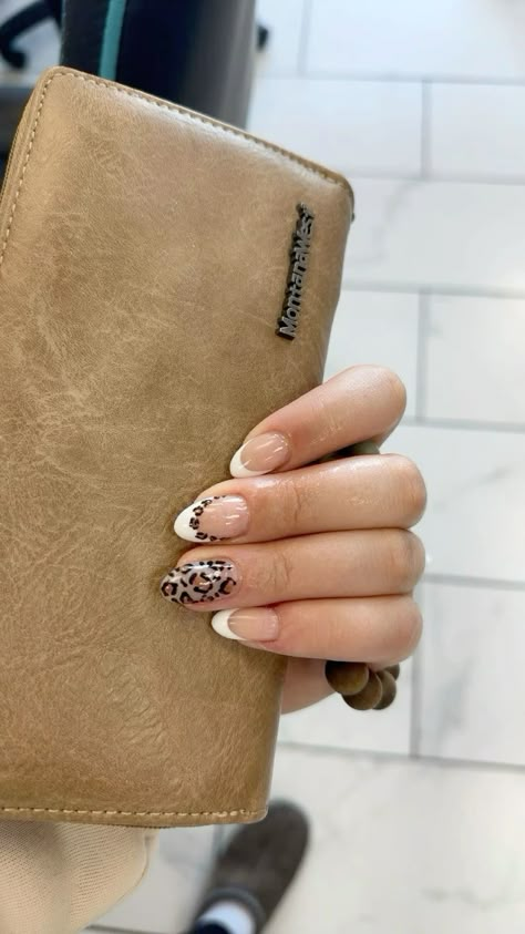 Cheetah Nails Almond, Cheetah Print Almond Nails, Simple Cheetah Nails, Animal Print Acrylic Nails, Cheetah French Tip Nails, Cheetah Nail Art, Country Acrylic Nails, French Tip Almond, Cowboy Nails