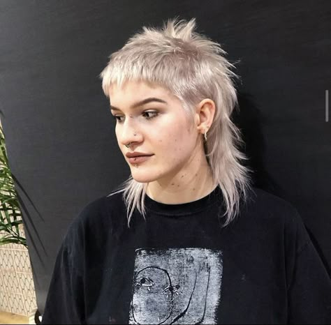 2023 Short Shag Haircuts, Unisex Mullet Hair, Edgy Asymmetrical Haircut Short, Micro Fringe Mullet, Short Fringe Mullet, Mullet Shaved Sides Woman, Punk Mullet For Women, Mohawk Mullet Woman, Two Tone Mullet