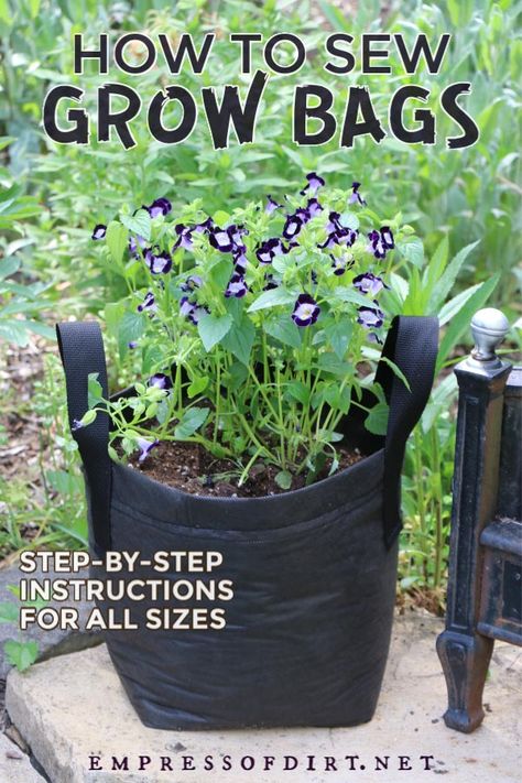 Sewing Projects For Gardeners, Fabric Garden Beds, Sewing Garden Projects, Fabric Pots Garden, Garden Sewing Projects, Diy Grow Bags, Garden Diy Decoration Ideas, Garden Planters Pots, Plant Bags