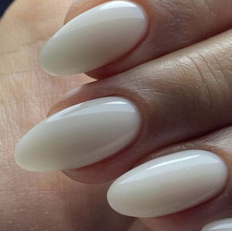 Rounded Acrylic Nails, Classy Acrylic Nails, Cute Gel Nails, Round Nails, Oval Nails, Neutral Nails, Dream Nails, Classy Nails, Chic Nails