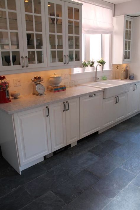 White Kitchen With Slate Floors, White Kitchen Slate Floor, Charcoal Floor Tiles Kitchen, Charcoal Kitchen Floor, Slate Kitchen Floors, Slate Kitchen Floor, Slate Floor Kitchen, Slate Floors, Slate Kitchen