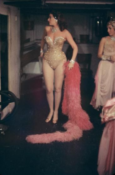 <strong>Not published in LIFE.</strong> Showgirls, New York, 1958. Burlesque Vintage, Vintage Burlesque, Beat Generation, Burlesque Show, Latin Quarter, Gordon Parks, Miss Usa, Va Va Voom, Moda Vintage