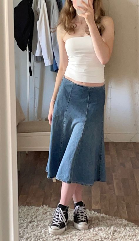 Flowy Skirt Outfit, Long Jean Skirt Outfits, Gilmore Outfits, Long Jeans Skirt, Jean Skirt Outfits, Modest Clothes, Denim Skirt Outfits, Downtown Outfits, Digital Closet