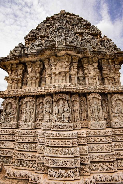 Amazing Temple Architecture-Lakshmi Narasimha Temple in Karnataka – Sanskriti - Hinduism and Indian Culture Website Mystic Architecture, Kumari Kandam, Hindu Architecture, Lakshmi Narasimha, Weather In India, Sun Temple, Arte Yoga, Temple India, Indian Temple Architecture