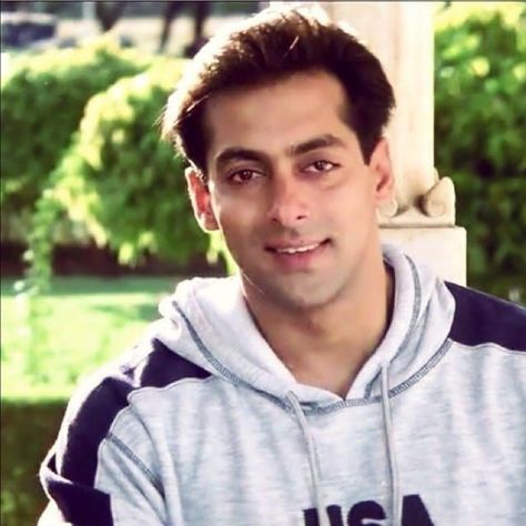 Salman khan Salman Khan Old Photos, Young Salman Khan, Salman Khan Young, Salman Khan Wallpapers, Salman Khan Photo, Biography Movies, National Film Awards, King Of Hearts, Ranveer Singh