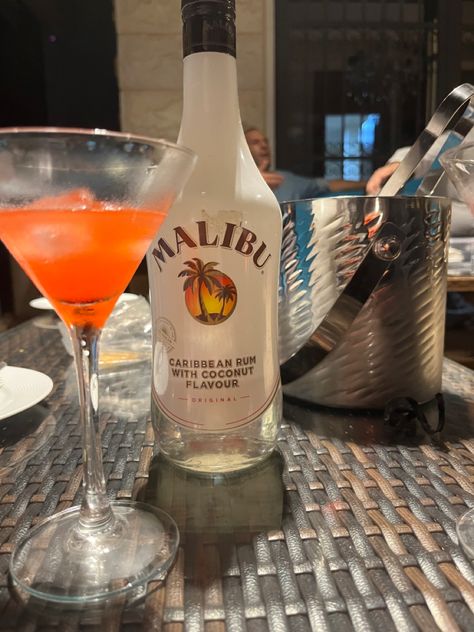 Malibu Rum Aesthetic, Malibu Pineapple, Malibu Drinks, Malibu Coconut, Coconut Drinks, Malibu Rum, Caribbean Rum, Malibu Barbie, Hair Bun