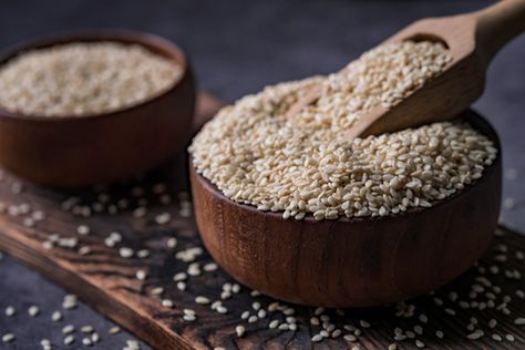 Benefits Of Sesame Seeds, Homemade Tahini, Milk Benefits, Black Sesame Seeds, Cereal Bars, Burger And Fries, Raw Vegetables, Grain Foods, Toasted Sesame Seeds