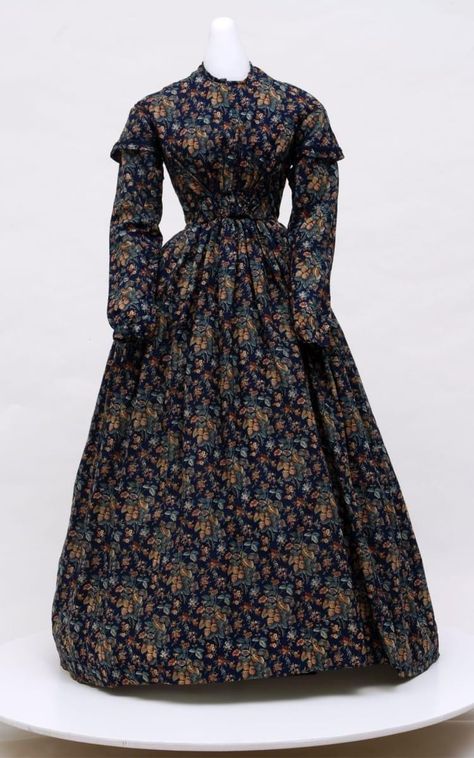 1840s Day Dress, 1850s Dress, 1800s Dresses, 19th Century Women, Cotton Gowns, Dress History, 19th Century Fashion, Period Outfit, Victorian Clothing