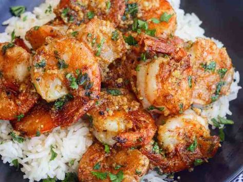 Hawaiian Shrimp, Hawaiian Garlic Shrimp, Juicy Shrimp, Shrimp Recipes Healthy, Shrimp Dinner, Prawn Recipes, Shrimp And Rice, Shrimp Recipes For Dinner, Shrimp Recipes Easy