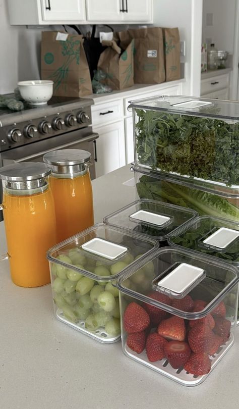 Aesthetic House Organization, Wellness Girl, Healthy Fridge, Wealthy Woman, Wellness Wednesday, Healthy Lifestyle Food, Healthy Food Motivation, Storage Bin, Pretty Food