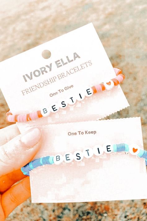 Clay Bead Bestie Bracelet Ideas, Aesthetic Bff Bracelets, Preppy Bff Bracelets, Best Friend Clay Bead Bracelet Ideas, Cute Bff Bracelets, Bestie Clay Bead Bracelets, Bracelet Ideas For Friends, Bracelets For Besties, Bff Bracelets Diy