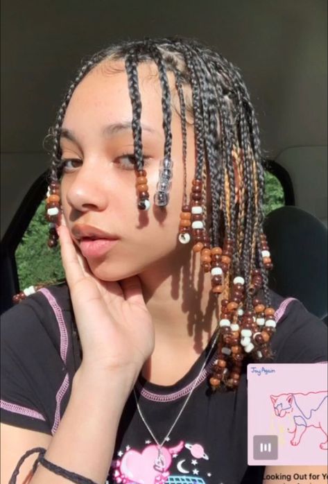 Braids W Beads, Streetwear Tiktok, Natural Hair Box Braids, Cabello Afro Natural, Natural Braided Hairstyles, Short Box Braids Hairstyles, Short Box Braids, Natural Braids, Quick Natural Hair Styles