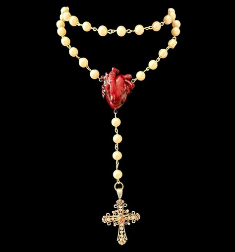 Aesthetic Rosary Necklace, Red Rosary Aesthetic, Sacred Heart Rosary, Bone Rosary, Rosary Aesthetic, Anatomical Heart Jewelry, Rosary Art, Anatomic Heart, Anatomical Heart Pendant