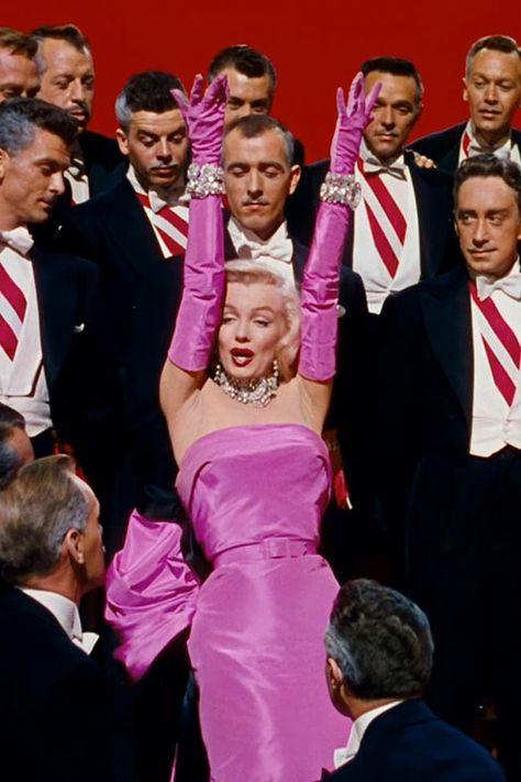 Marilyn Monroe Pink Dress, Marilyn Monroe Outfits, Marilyn Monroe Diamonds, Famous Outfits, Gentlemen Prefer Blondes, Pink Diamonds, Marilyn Monroe Photos, Iconic Dresses, Norma Jean