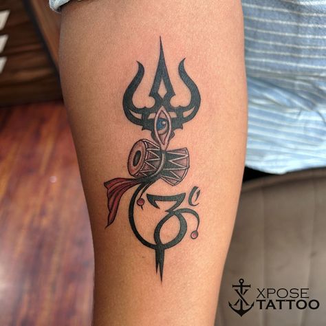 the power of divine grace and strength is symbolized in this trishul, with an om and damru tattoo. This intricate tattoo is a reminder of the spiritual path and journey towards enlightenment. It symbolizes the power of the divine and the strength that comes with it. 

@xposetattoosjaipur

#powerofdivine #trishul #om #damru #tattoo #spiritualpower #tattoo #tattoolover #tattooink #trendingtattoo #tattooshop #xposetattoos #xposetattoosjaipur #jaipur #rajasthan #india Damru Tattoo, Tattoo Maker, Om Tattoo, Intricate Tattoo, Divine Grace, Spiritual Power, Tattoo Parlors, Tattoo Removal, Spiritual Path