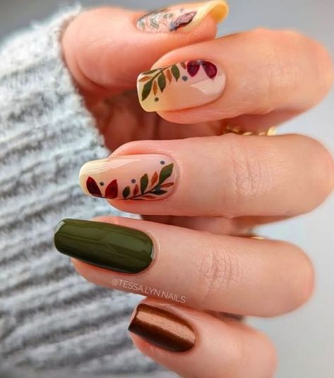 Seasonal Gel Nails, Best Autumn Nails, Autumn Biab Nails Short, Fall Design Nails Autumn, Autumn Short Nails Design, Autumn Nails Biab, Autumn Nails Leaves, Fall Nail Designs Autumn Classy Square, Fall Inspiration Nails