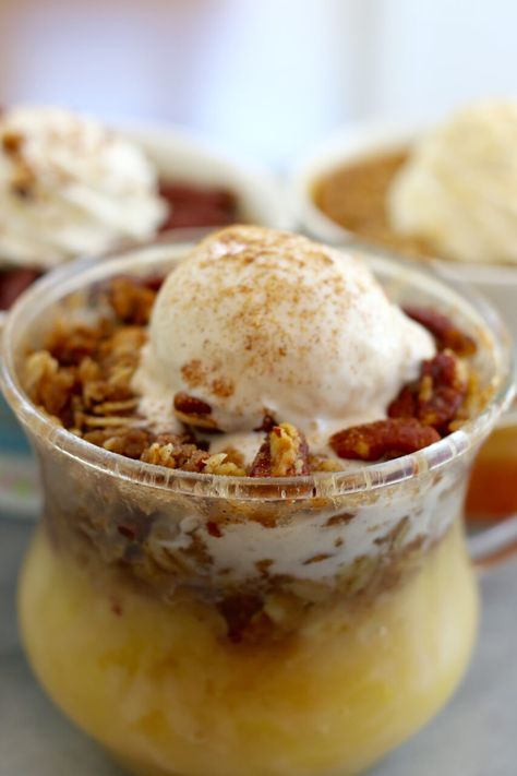 Apple Crisp Mug Pie Microwave Apple, Apple Pecan Pie, Microwave Mug Recipes, Holiday Pie, Microwave Mug, Microwave Dessert, Vegetarian Cookies, Pecan Pies, Bigger Bolder Baking