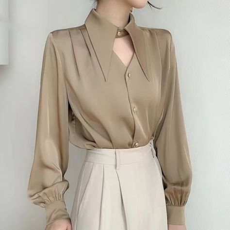 50+ Best Dark Academia Summer Outfits & Practical Styling Tips - Rozaliee Casual Shirt Women, Shirts Women Fashion, Retro Mode, Women Long Sleeve Tops, Elegant Shirt, Spring Shirts, Crop Top Blouse, Office Lady, Elegant Woman