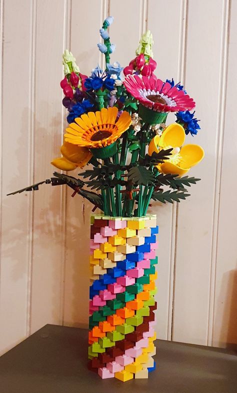 Lego Repurpose Upcycling, Lego Planter Diy, Lego Vase Ideas, Vases For Lego Flowers, Lego Interior Design Home Decor, Eclectic Diy Decor Ideas, How To Display Lego Flowers, Lego Wall Display Ideas, Lego Office Decor