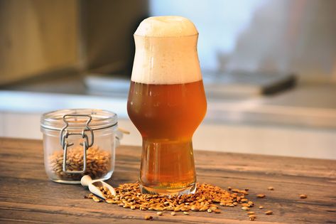 Belgian Beer Wheat, #Belgian, #Wheat, #Beer Beer Guide, Beer Photography, Sour Beer, Non Alcoholic Beer, Old Bar, Belgian Beer, Wheat Beer, Brewing Process, Beer Tasting