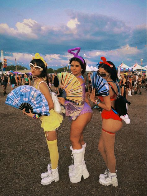 Foam Festival Outfit, Rave Group Outfit Themes, Rave Outfit Ideas Hard Summer, Rave Group Outfits Theme, Cotton Candy Rave Outfit, Rave Outfit Halloween, Group Rave Costumes, Edc Group Outfits Ideas, Rave Fits Edm