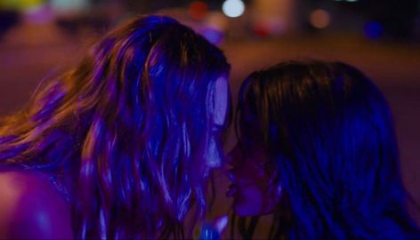 jenna ortega as vada cavell and maddie zeigler as mia reed the fallout 2022 Vada And Mia, Vada Cavell, Fallout Movie, Movie Pins, The Fallout, The Best Films, Jenna Ortega, Aesthetic Grunge, Film Aesthetic