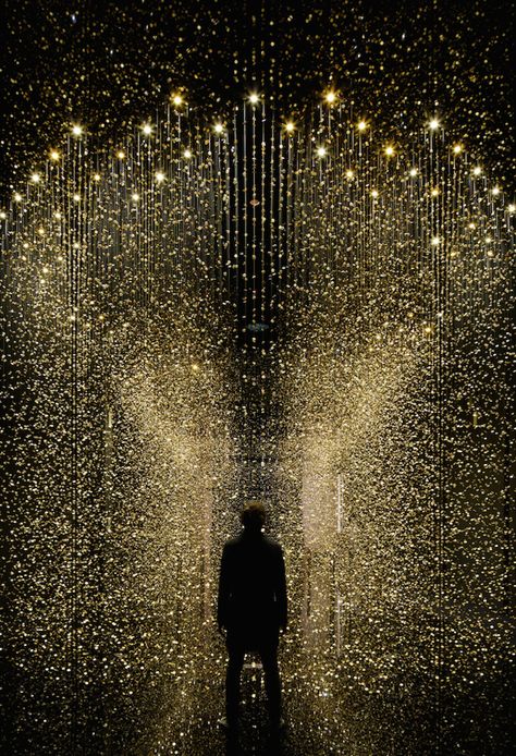 Spectacular Suspended Installation Celebrates Light and Time - My Modern Metropolis The Night Circus, Night Circus, Citizen Watch, Milan Design Week, The Ceiling, Sculpture Installation, Light Installation, Design Museum, Land Art