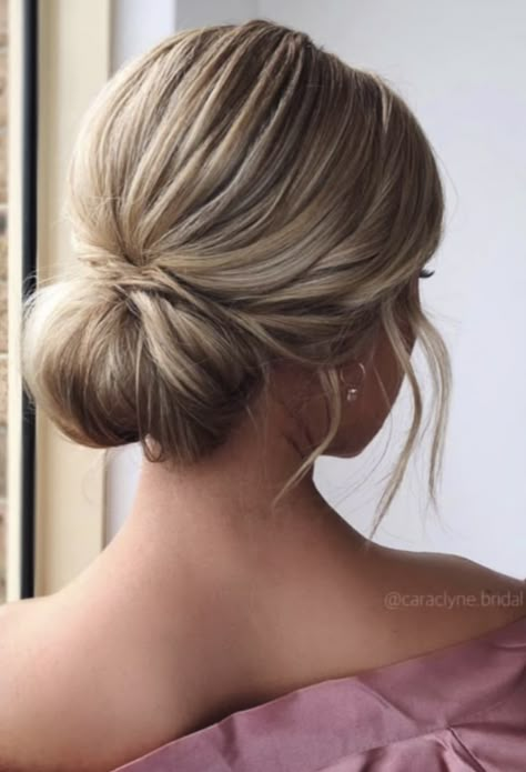 Elegant Bridesmaid Hairstyles, Bride Hairstyles Updo, Textured Updo, Chignon Wedding, Messy Wedding Hair, Wedding Hairstyles Bride, Elegant Wedding Hair, Hair Extensions Best, Bridal Hairstyle