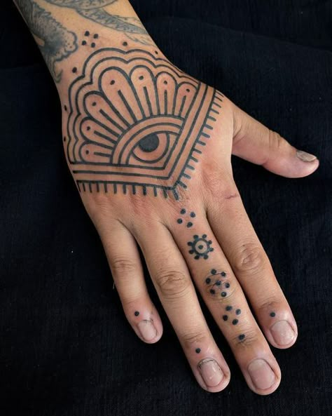 Small Ornamental Tattoo Hand, Evil Eye Palm Tattoo, Folk Hand Tattoo, Third Eye Hand Tattoo, Eye Hand Tattoos For Women, Decorative Hand Tattoo, Rangoli Tattoo, Hippie Hand Tattoos, Hand With Eye Tattoo