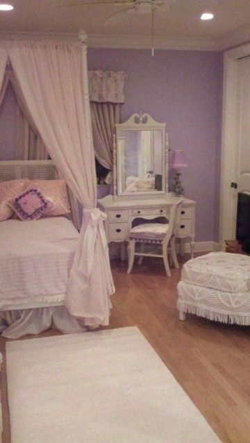 Princess bedroom (from Vintage Chic Furniture) Purple Walls Bedroom Ideas, Purple Princess Room, Purple Wall Bedroom, Adverse Possession, Light Purple Room, Kawaii Desk Decor, Lavender Walls, Victorian Room, Kawaii Desk