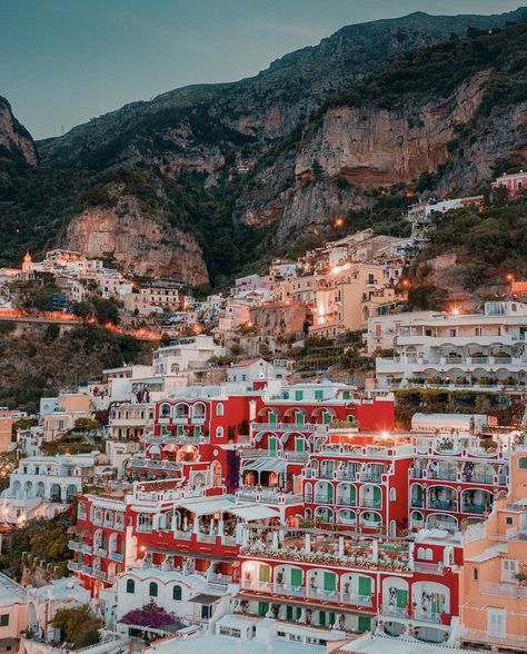 🏞 on Twitter: "Positano , Italy 🇮🇹… " Positano Hotels, Le Sirenuse, Gentleman Lifestyle, Solo Travel Destinations, Italy Tours, James Dean, Light Of Life, Honeymoon Destinations, Positano