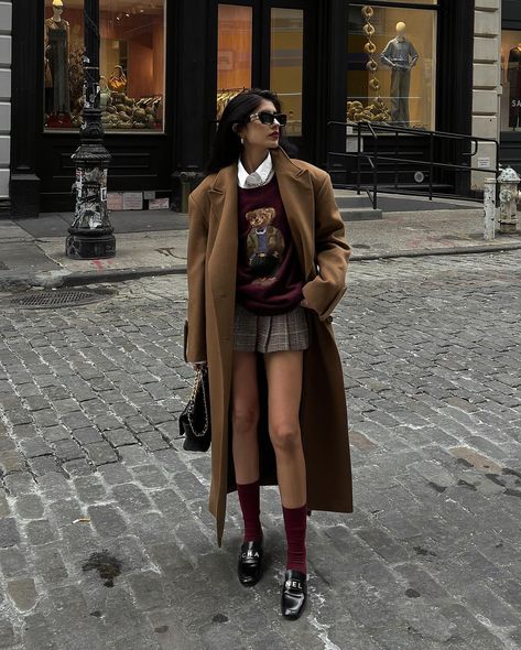 natasha (@narrinanatasha) • Instagram photos and videos London Autumn Outfit, Ralph Lauren Womens Clothing, Venus Fashion, Bella Hadid Outfits, London Outfit, Long Sleeve Outerwear, Miniskirt Outfits, Neutral Fashion, Grunge Style