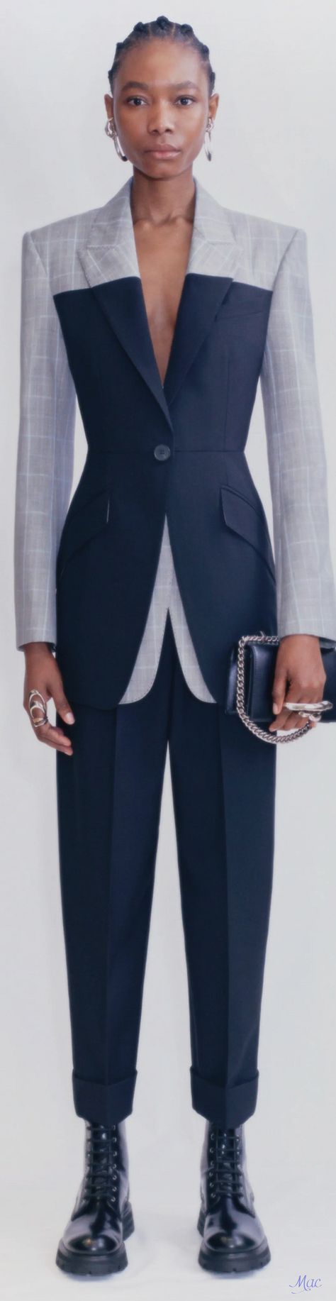 Alexander Mcqueen 2020, Alexander Mcqueen Fall 2022, Alexander Mcqueen Blazer Women, Alexander Mcqueen 2022 Spring, Alexander Mcqueen 2010 Spring, Fashion 2020, Suits For Women, Alexander, Alexander Mcqueen