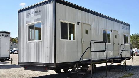 Office Trailers: Flexible And Convenient Workspaces For Any Project | by Articles Network | Jun, 2023 | Medium Trailer Office, Mobile Office, Traditional Office, Construction Business, Event Hall, Inside Design, Construction Site, Central Air, Project Management