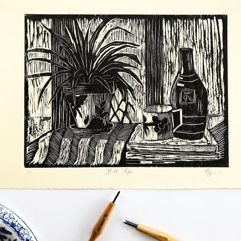 Still Life Linocut, Japanese Woodcut Prints, Still Life Woodcut, Lino Print Still Life, Lino Cut Flowers Vase, Abstract Woodcut Print, Woodblock Print Black And White, Mokulito Wood Lithography, Linocut Artists