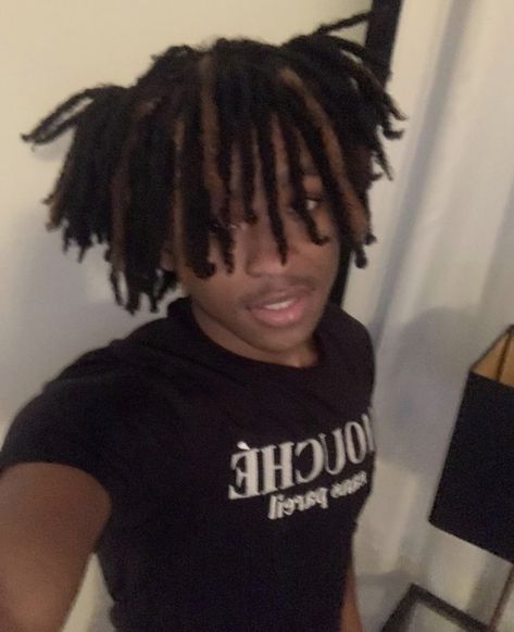 Twist Braids Guys, Men With Short Locs, Dreads Styles Men, Short Locs Hairstyles Men, Ways To Style Locs, Dyed Dreads Men, Loc Hairstyles Men, Locs Hairstyles Men, Black Men Dreadlocks Styles